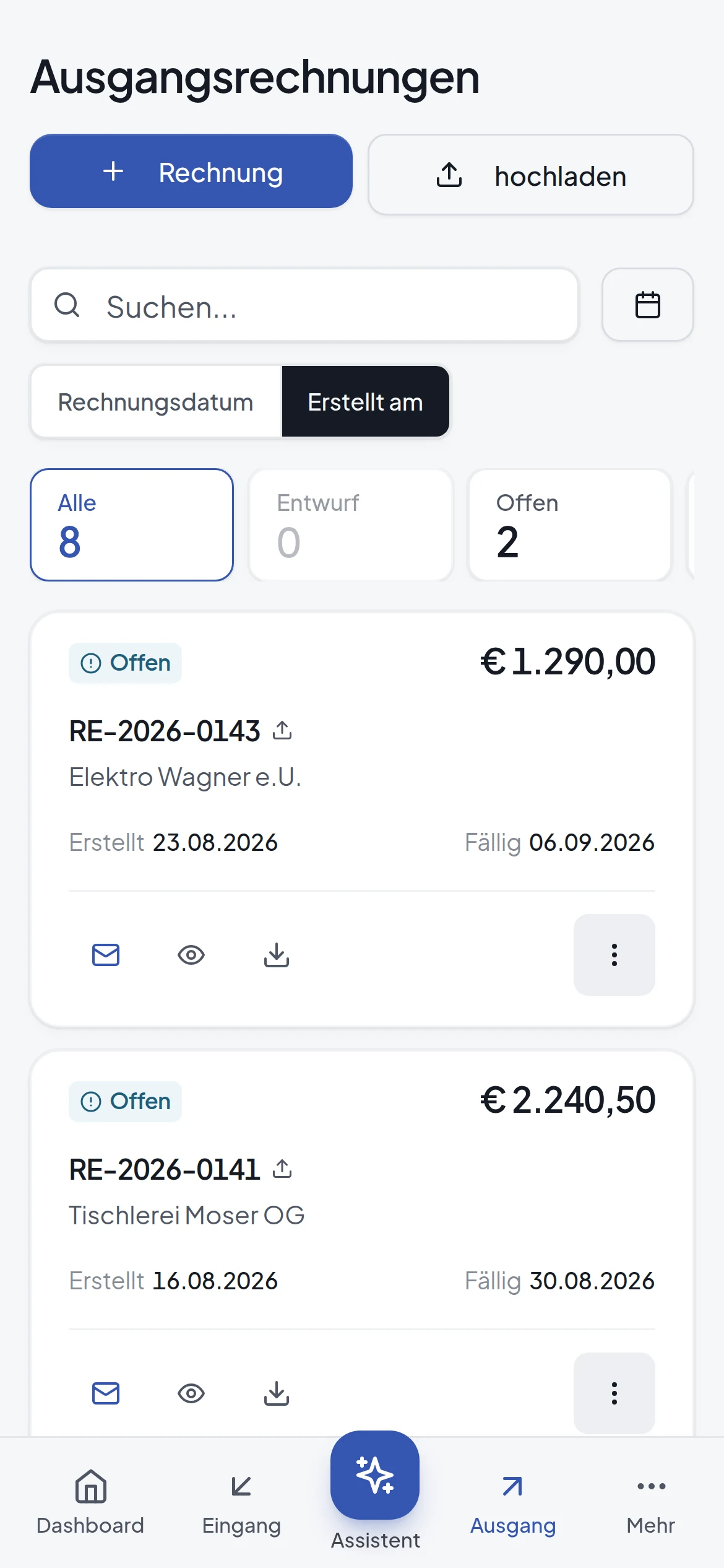 Rechnungsliste am Telefon mit Status je Rechnung: offen, bezahlt, überfällig